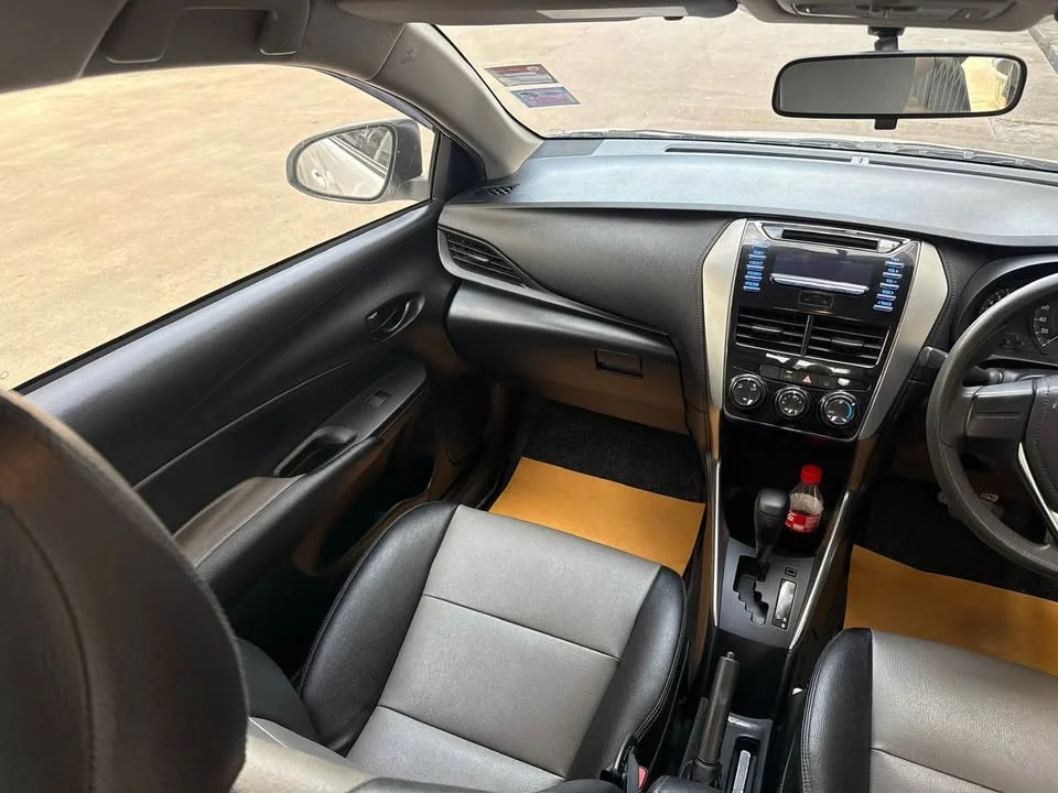 2017 Toyota Yaris ATIV III 2