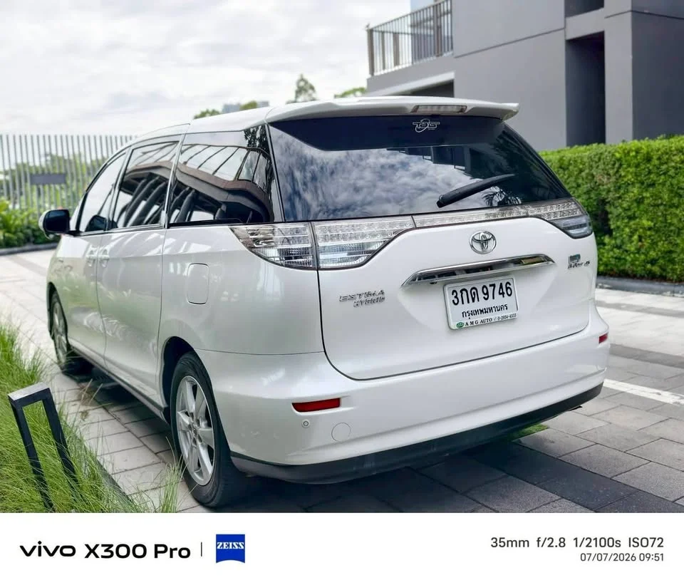 2008 Toyota Estima III 2