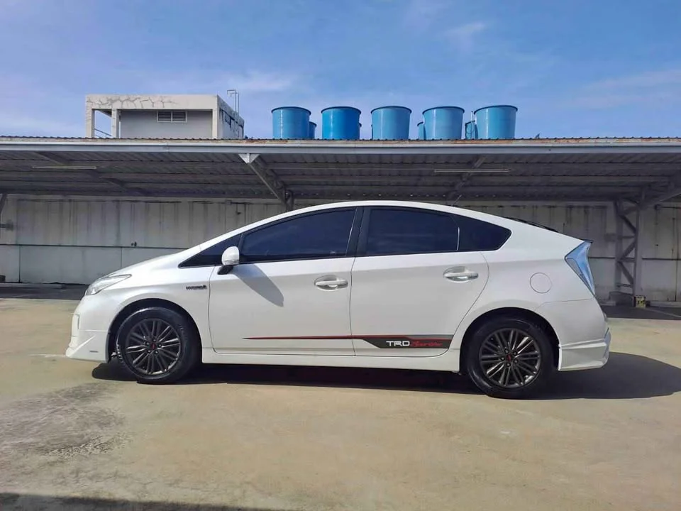 2013 Toyota Prius III 3