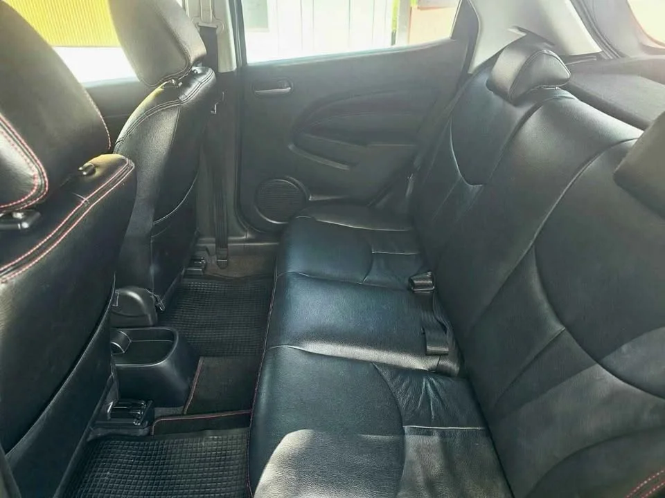 2012 Mazda 2 II 3