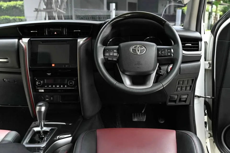 2017 Toyota Fortuner II 3