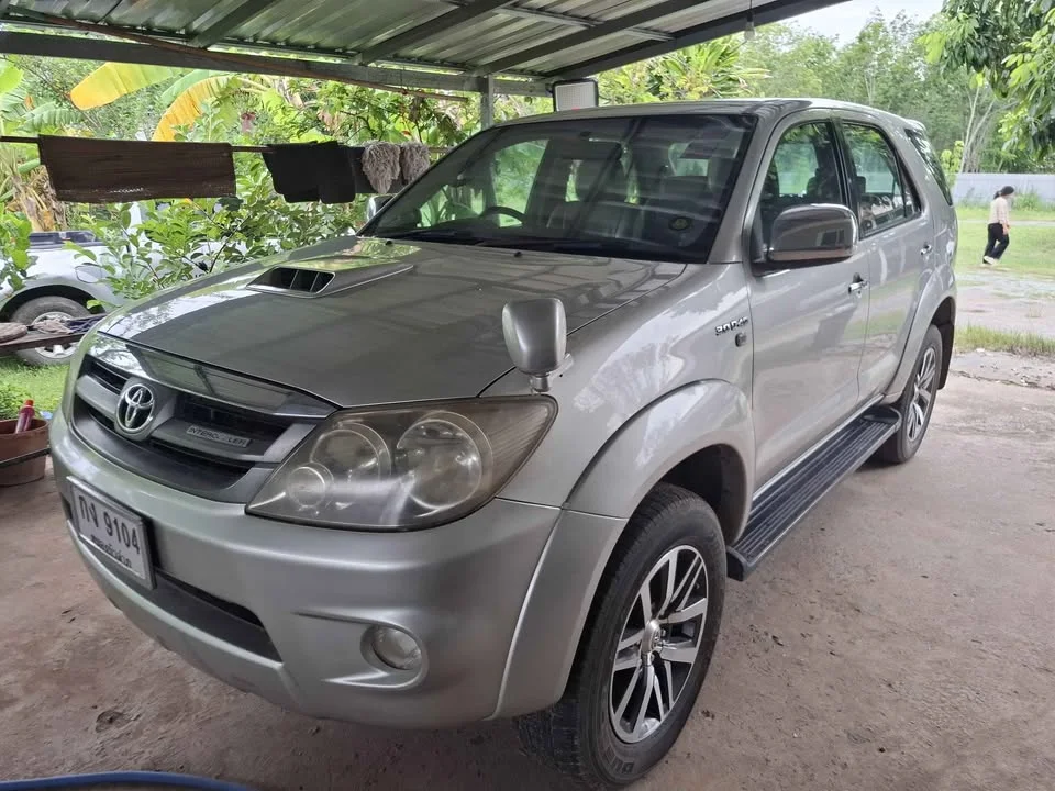 2005 Toyota Fortuner I 2