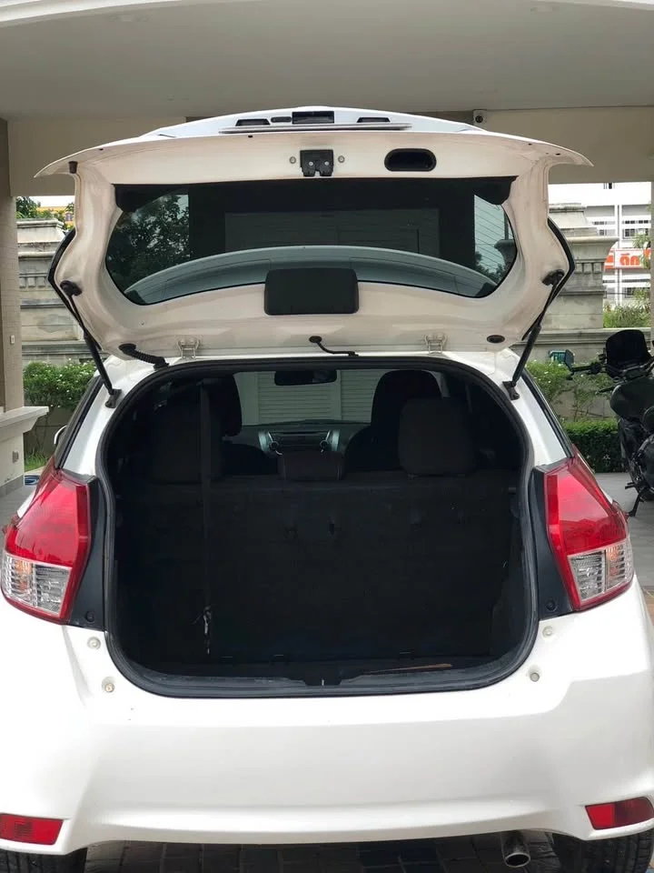 2015 Toyota Yaris III 2