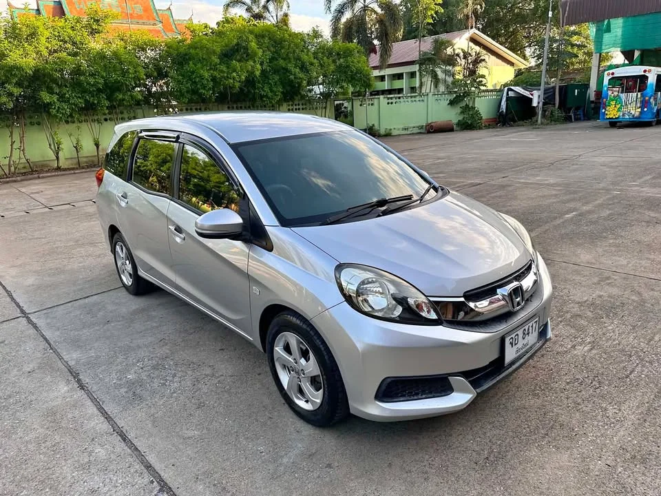 2015 Honda Mobilio II 3
