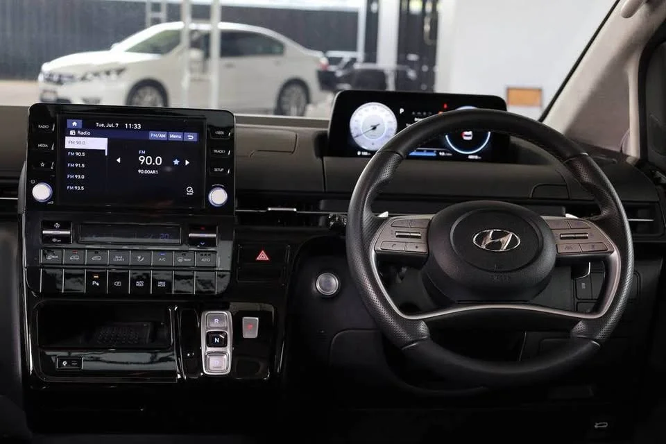 2025 Hyundai Staria US4 3