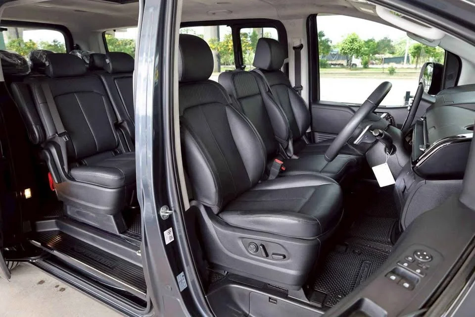 2025 Hyundai Staria US4 3