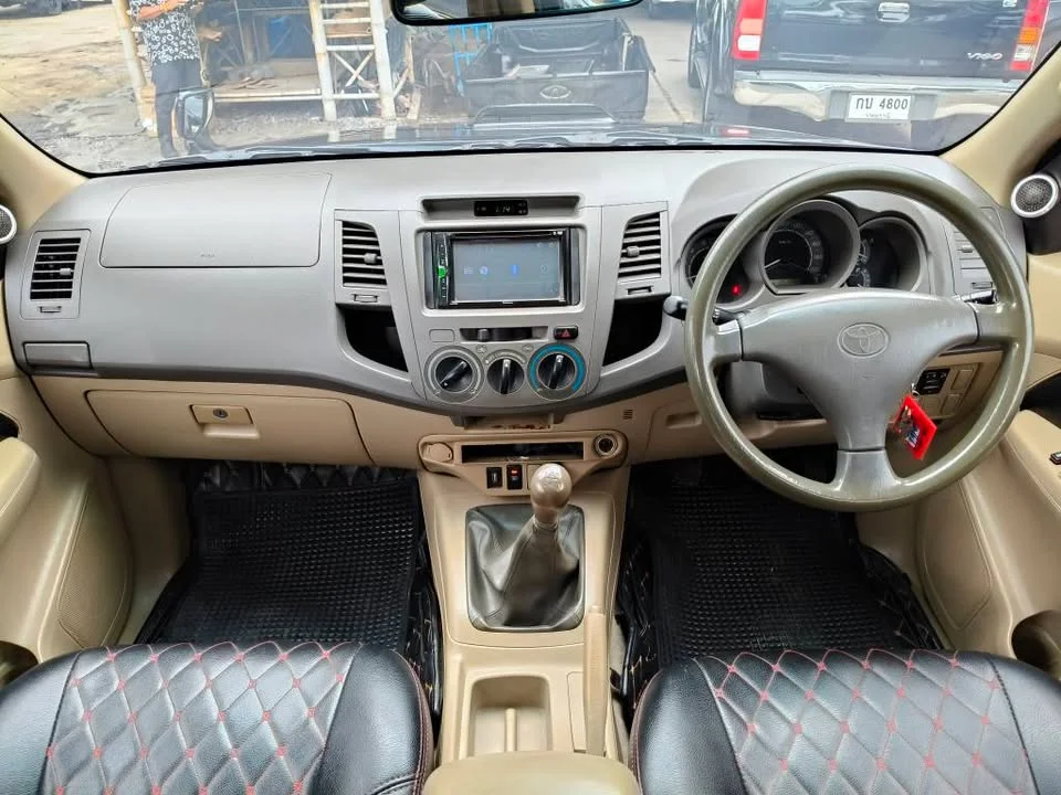 2010 Toyota Hilux VII 2
