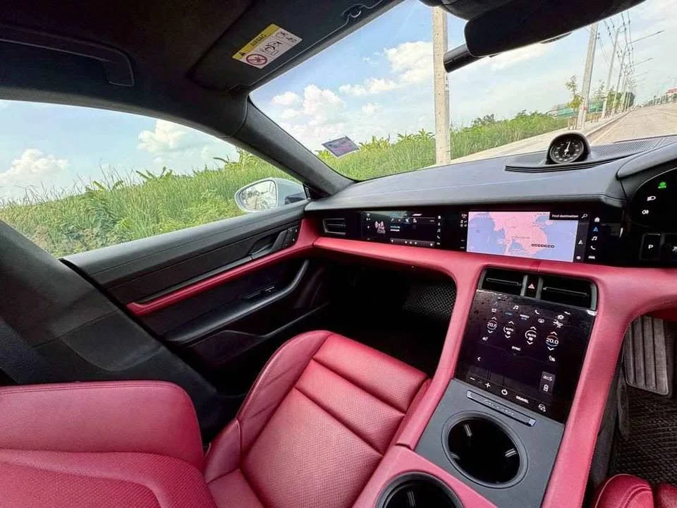2022 Porsche Taycan 9J1 2