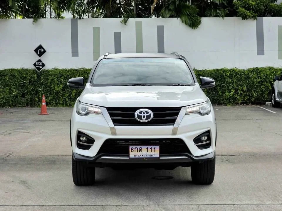 2019 Toyota Fortuner II 2