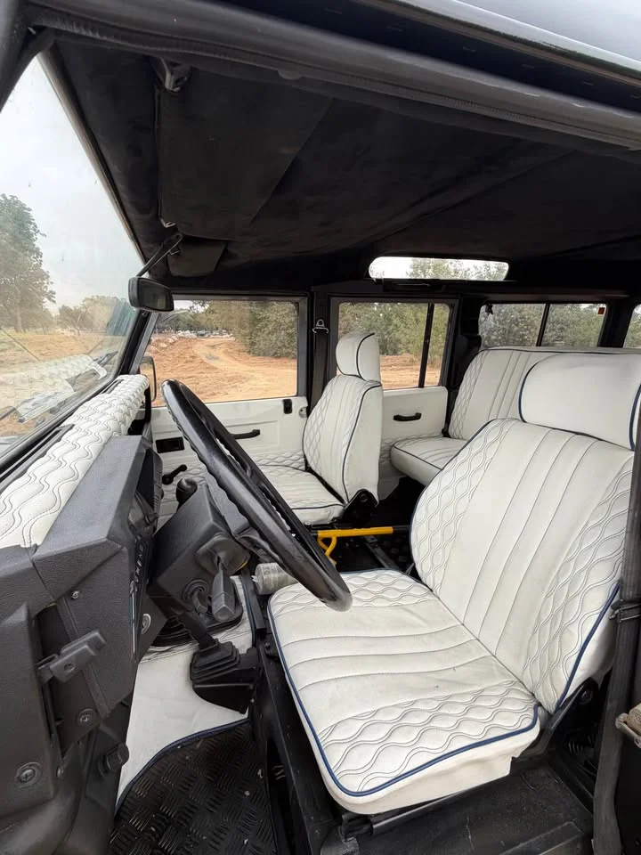 1988 Land Rover Defender 90 2