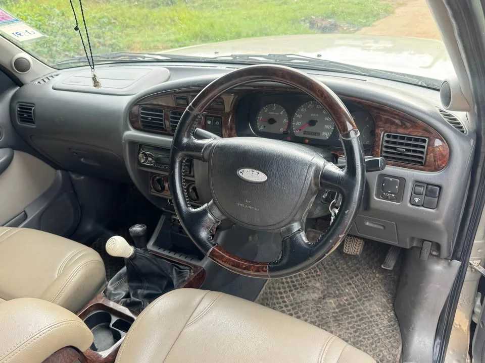 2003 Ford Everest I 2