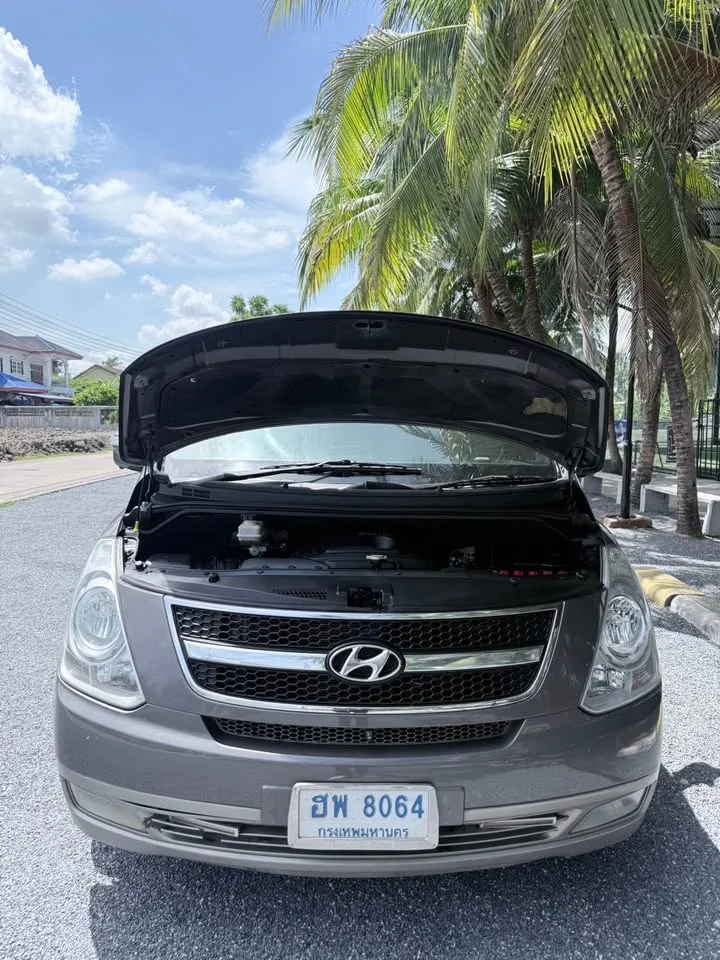 2012 Hyundai H-1 II 2