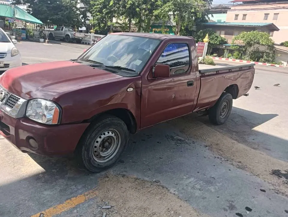 2004 Nissan Frontier I 2