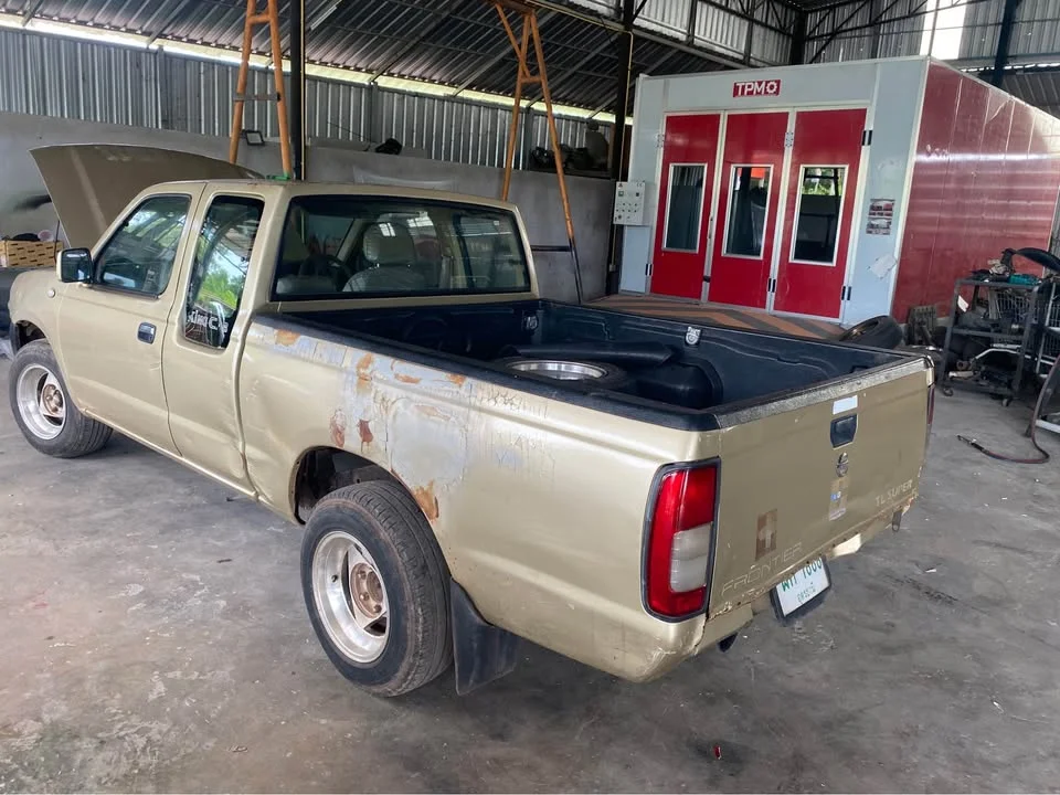 2003 Nissan Frontier I 3
