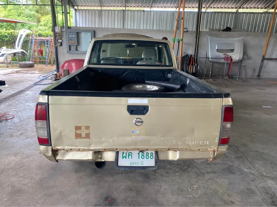2003 Nissan Frontier I 2