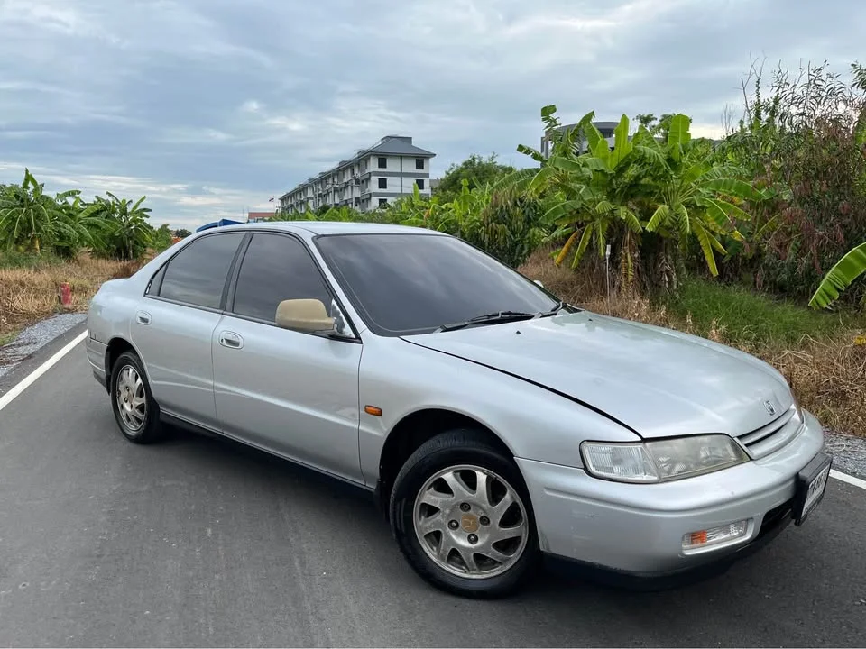 1997 Honda Accord V 2