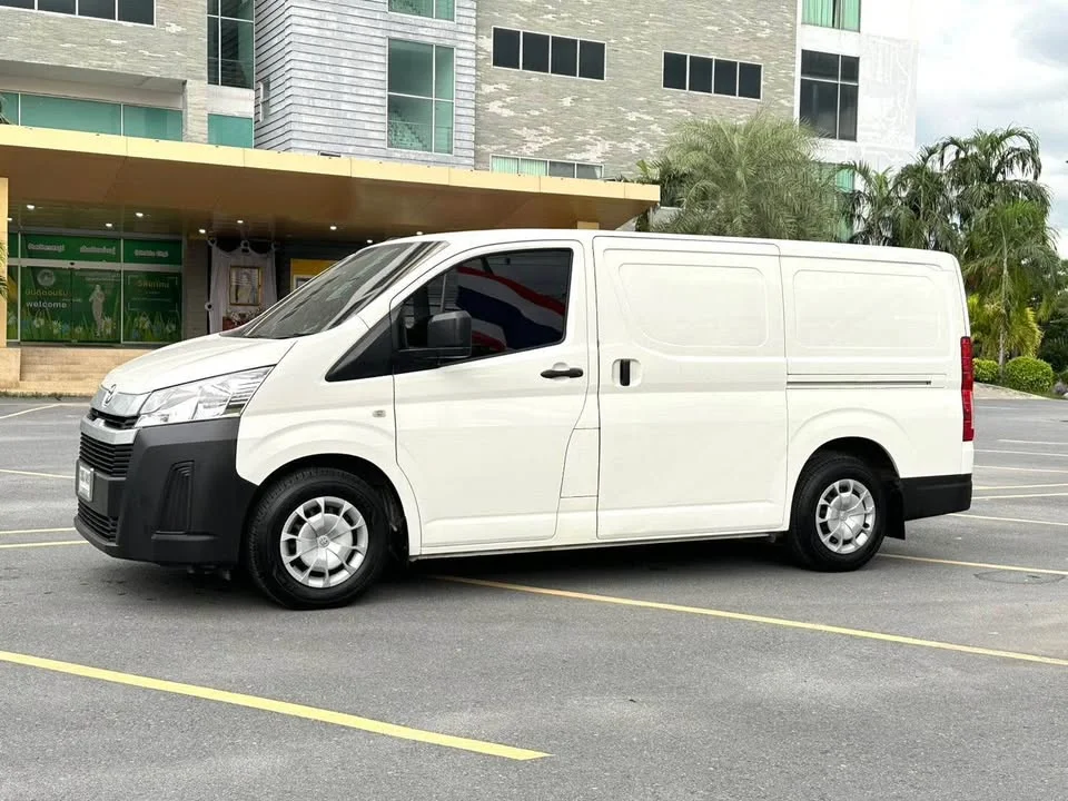 2022 Toyota HiAce VI (H300) 3