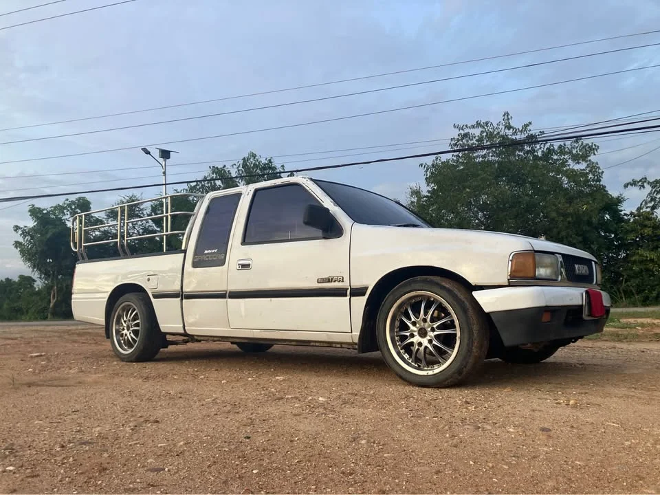 1993 Isuzu TFR III 3