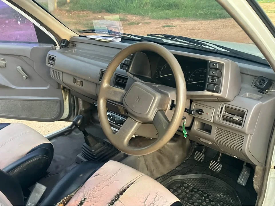 1993 Isuzu TFR III 2