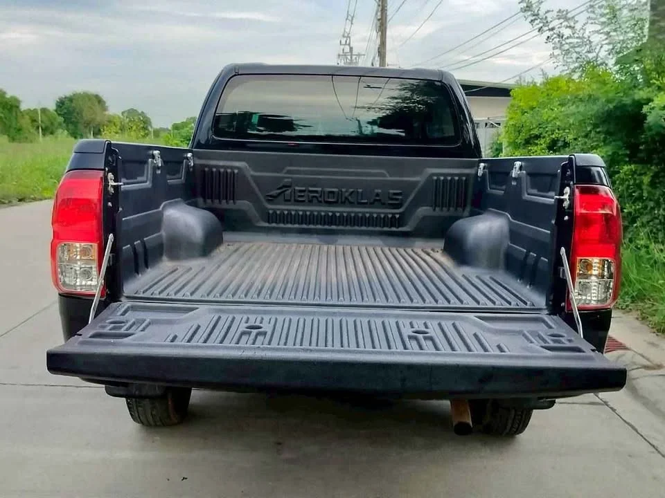 2017 Toyota Hilux VIII 3