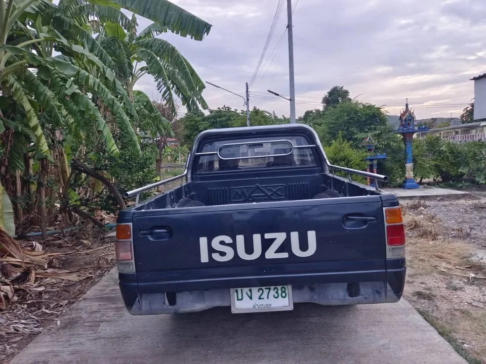 1992 Isuzu TFR III 3