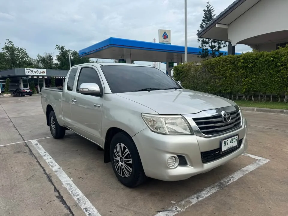 2011 Toyota Hilux VII 2