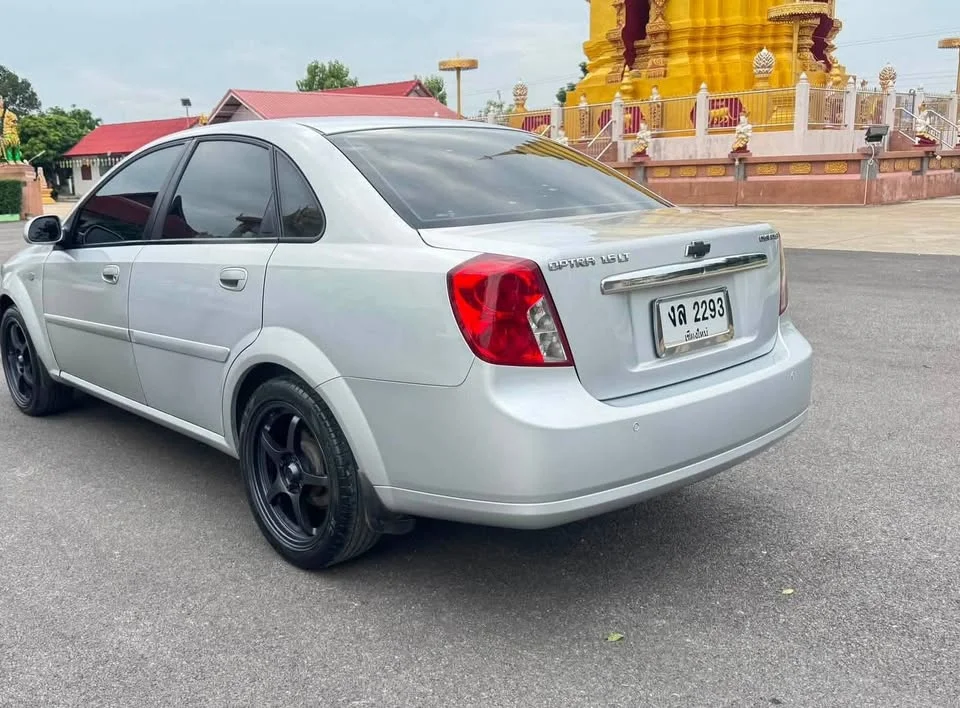 2005 Chevrolet Optra 3