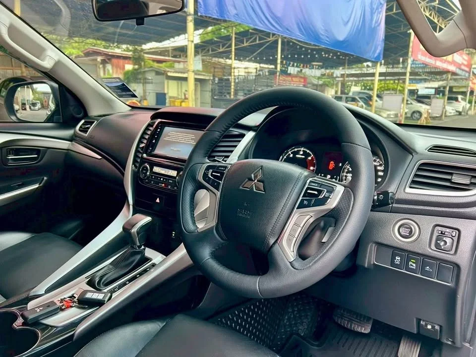 2016 Mitsubishi Pajero Sport III 3