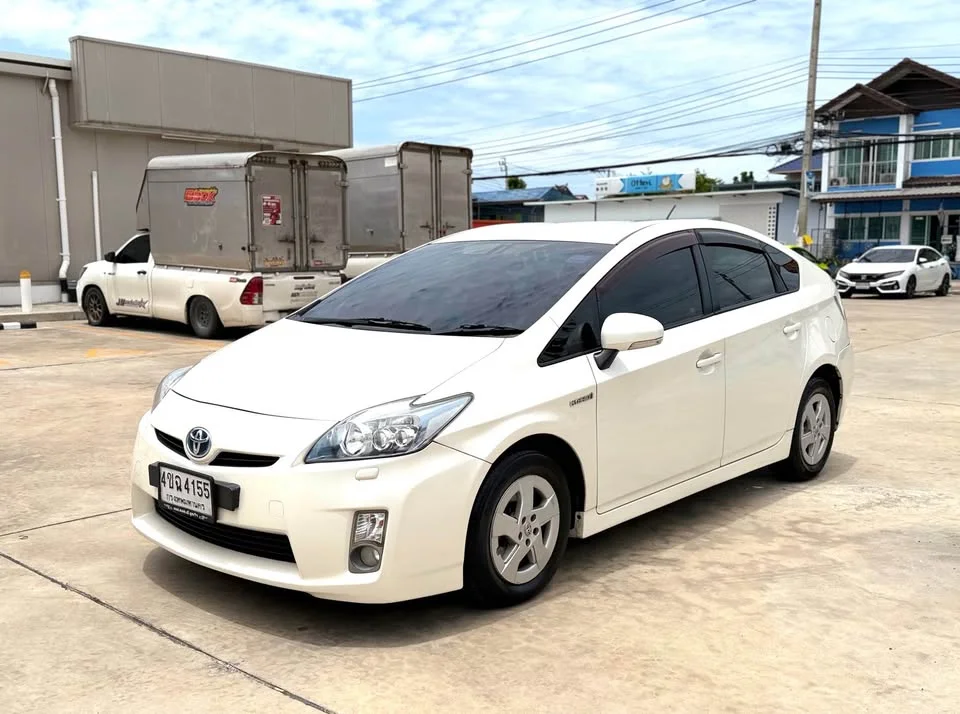 2011 Toyota Prius III 2