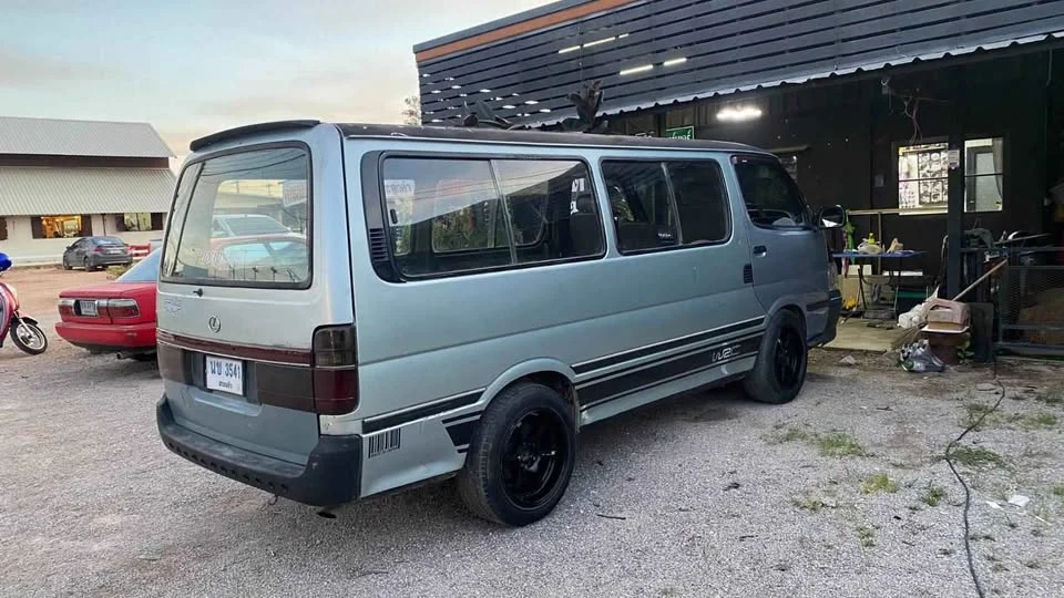 1998 Toyota Commuter IV (H100) 2