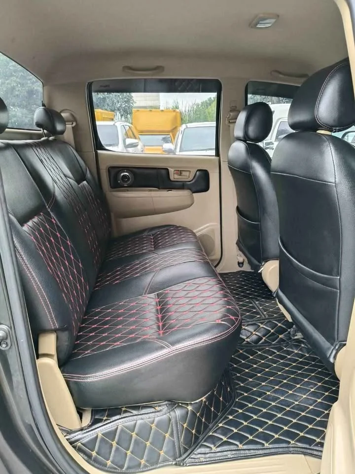 2010 Toyota Hilux VII 2