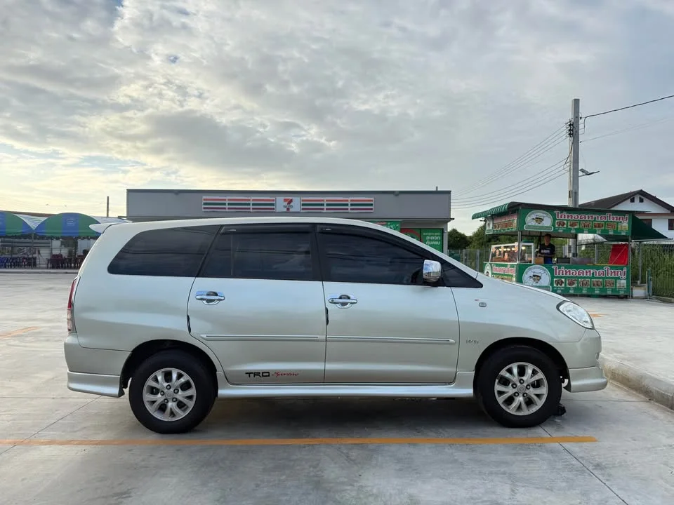 2005 Toyota Innova I 3