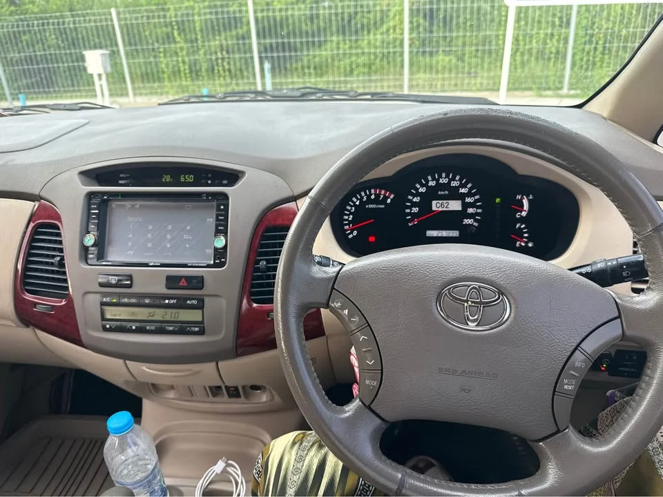 2005 Toyota Innova I 2