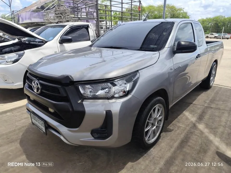 2020 Toyota Hilux VIII 3