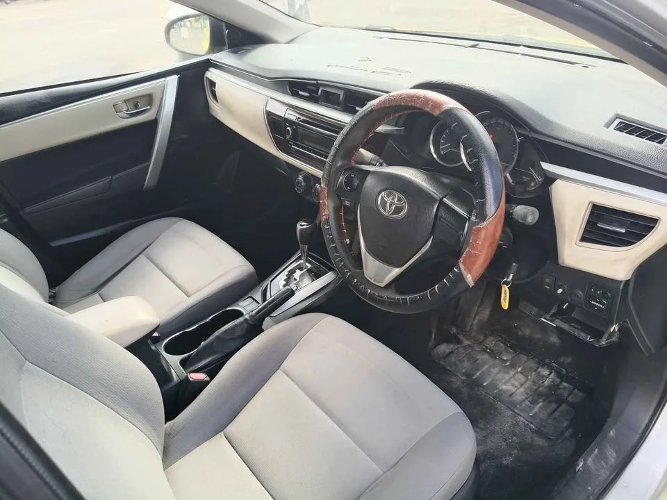 2014 Toyota Corolla Altis XI (E170) 3