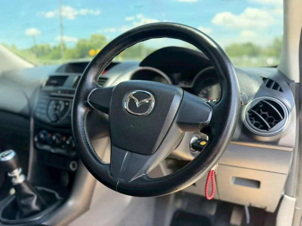 2012 Mazda BT-Series II 3