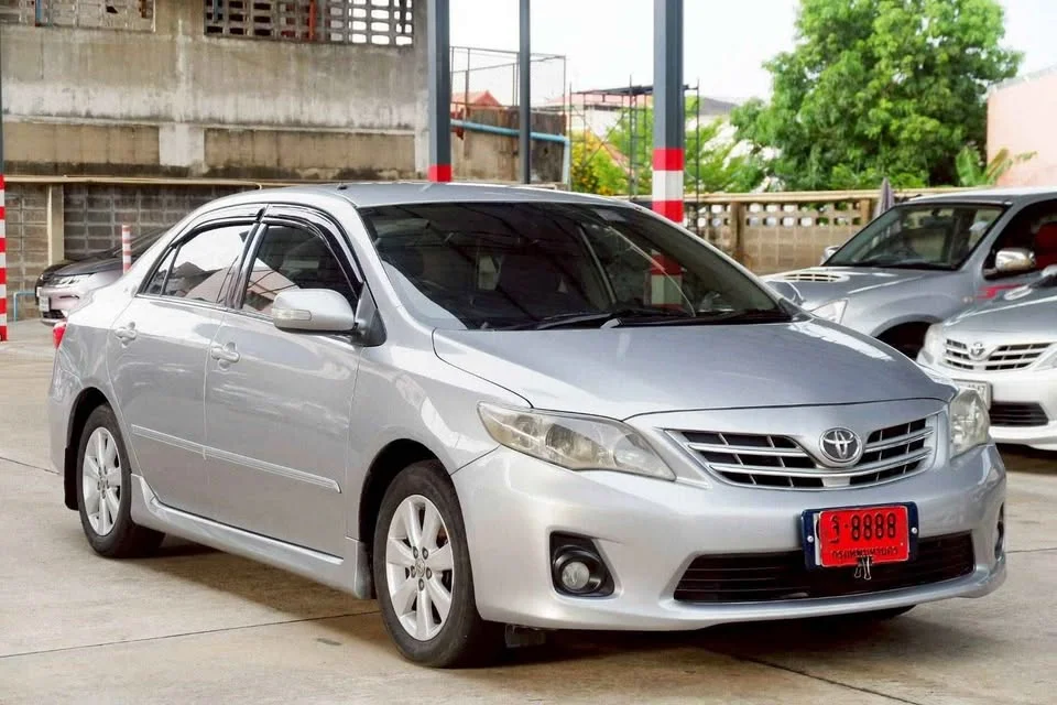 2013 Toyota Corolla Altis X (E140) 3