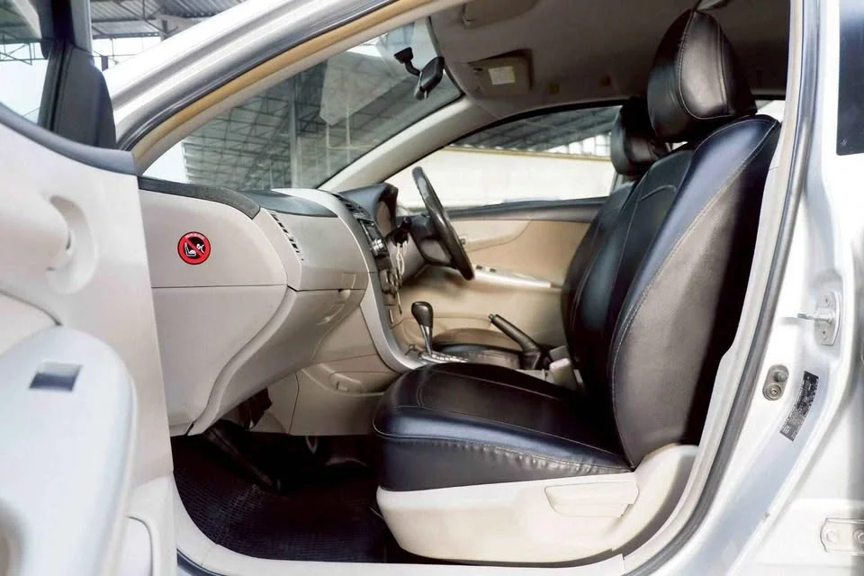 2013 Toyota Corolla Altis X (E140) 2