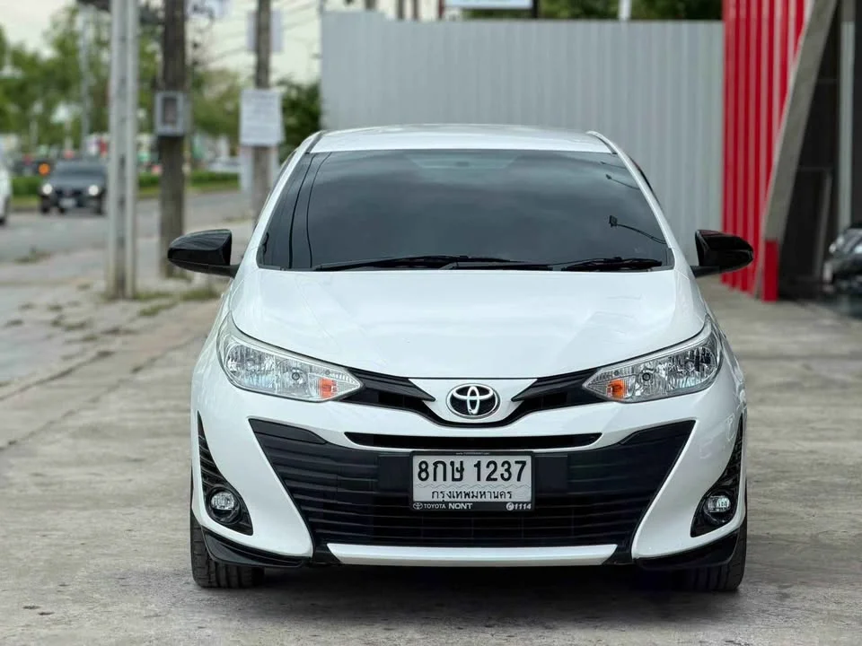 2019 Toyota Yaris ATIV III 2