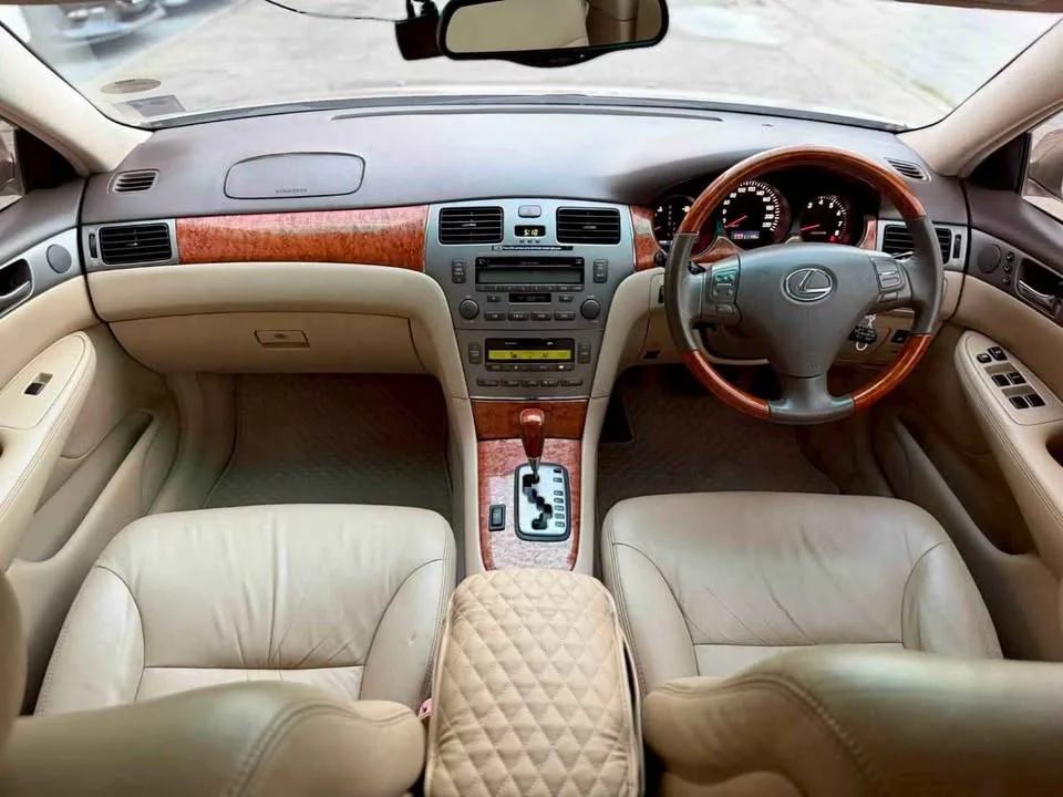 2005 Lexus ES IV 3