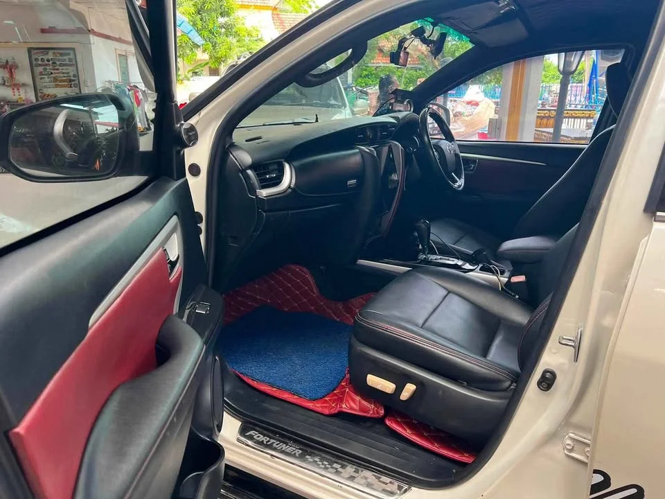 2010 Toyota Fortuner II 2