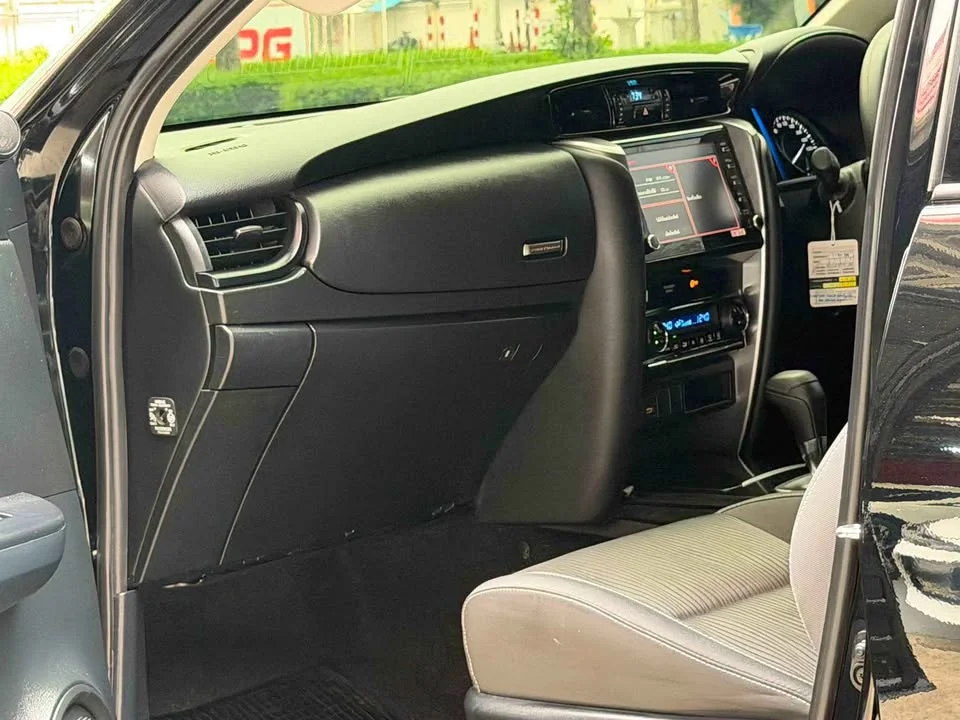 2024 Toyota Fortuner II 3