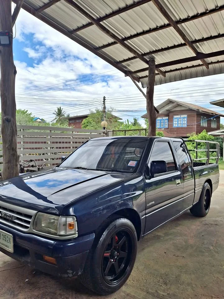 1995 Isuzu TFR III 2