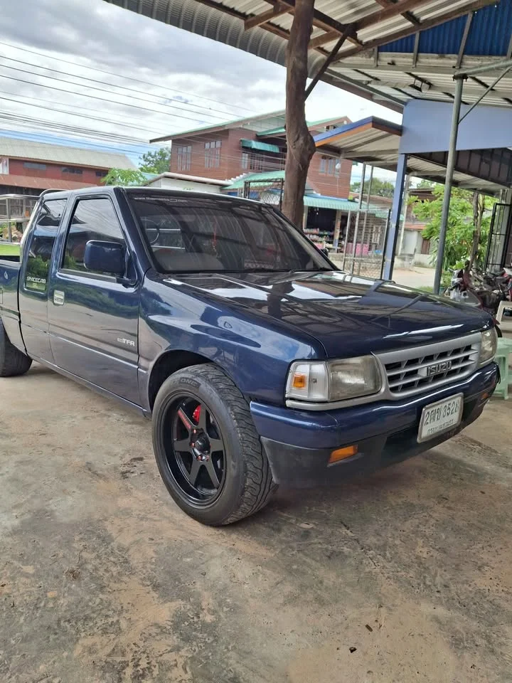 1995 Isuzu TFR III 3