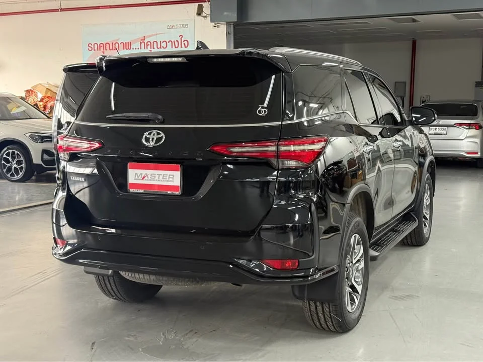 2022 Toyota Fortuner II 3