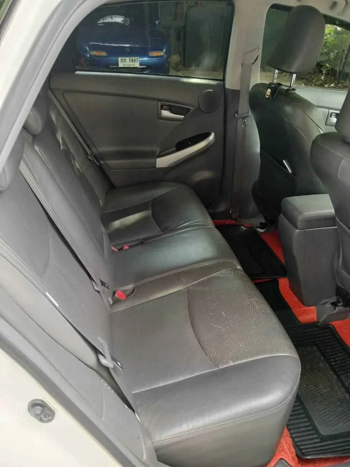 2011 Toyota Prius III 3