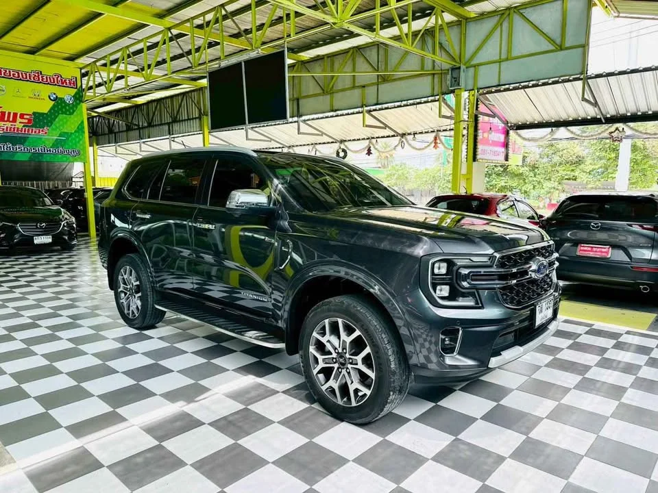 2023 Ford Everest III 3