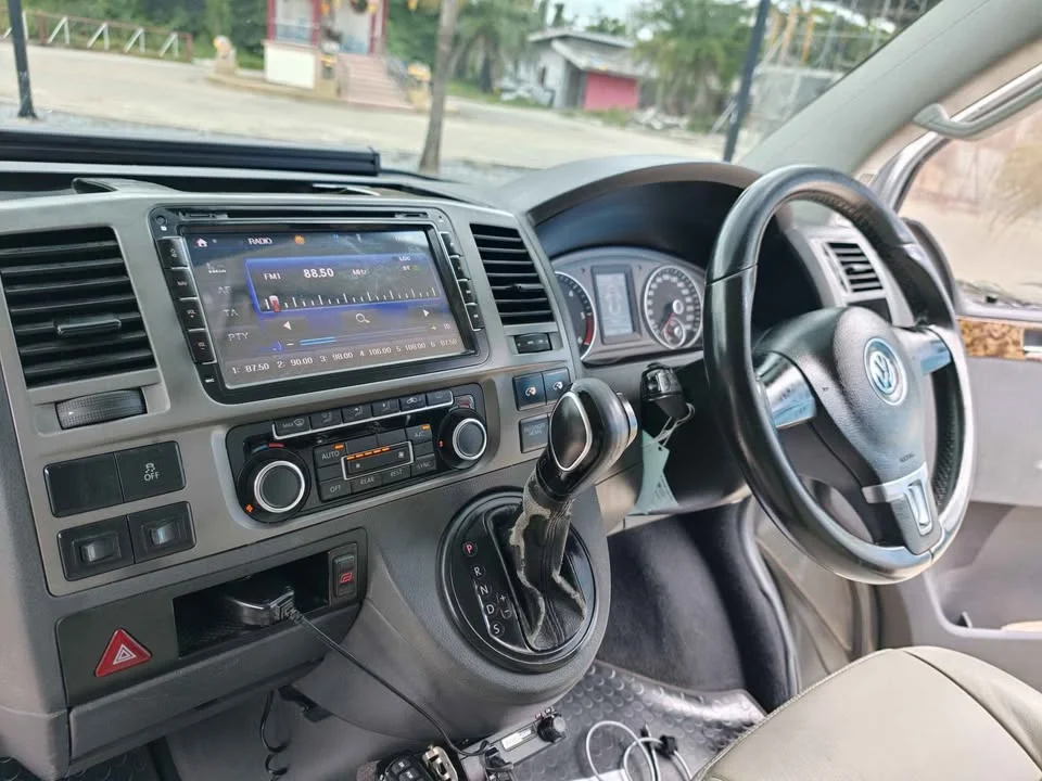 2015 Volkswagen Caravelle T5 3