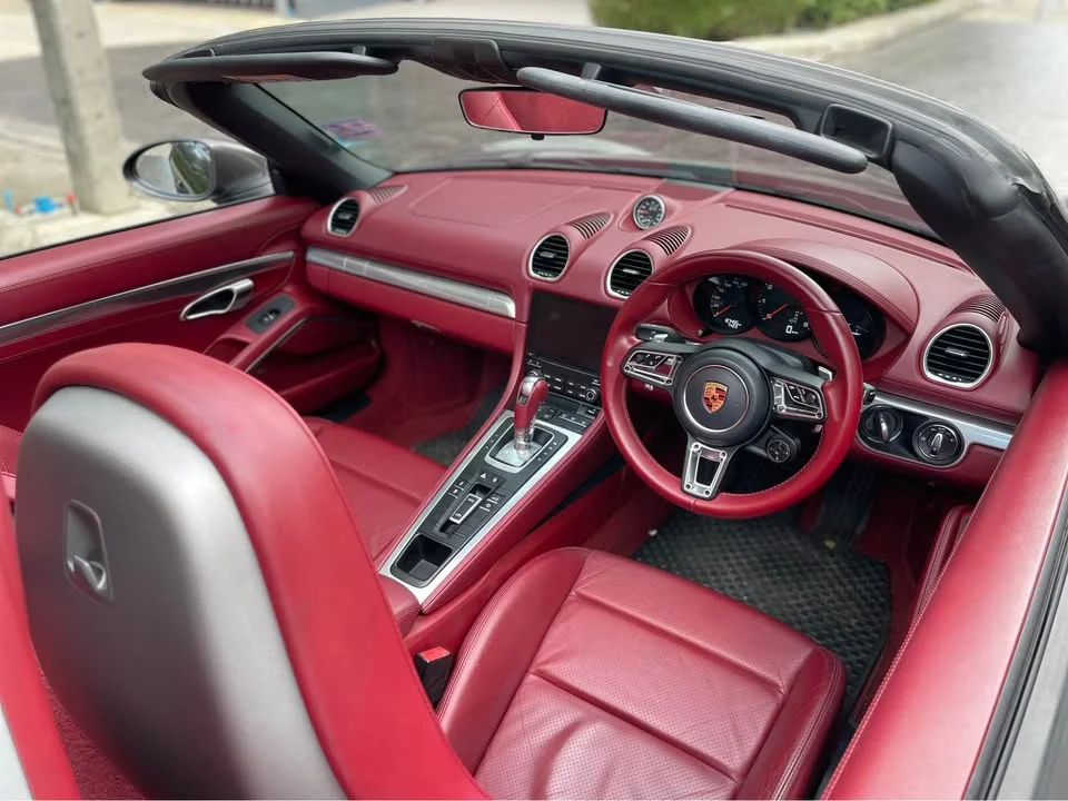 2017 Porsche 718 Boxster and Cayman IV 2