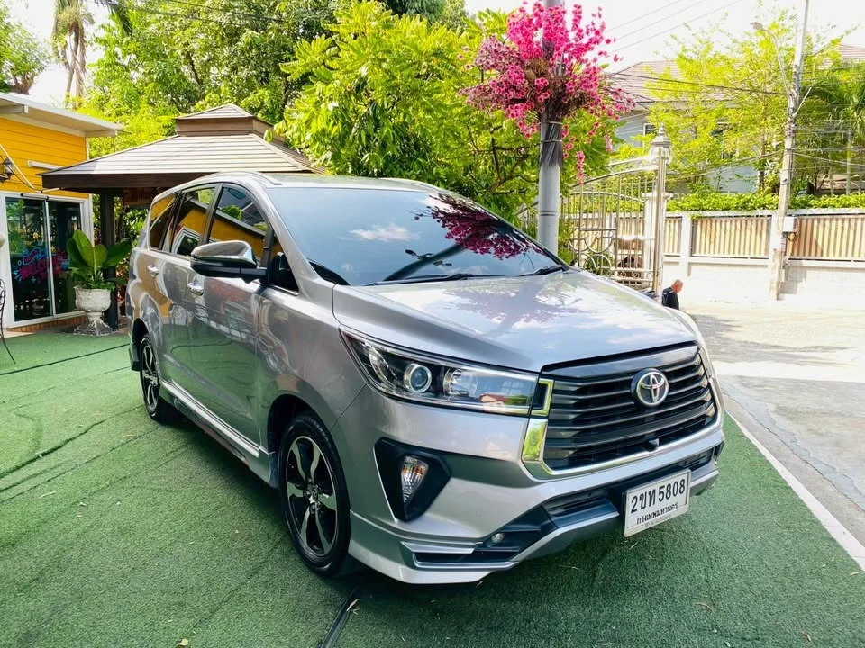 2022 Toyota Innova II 2